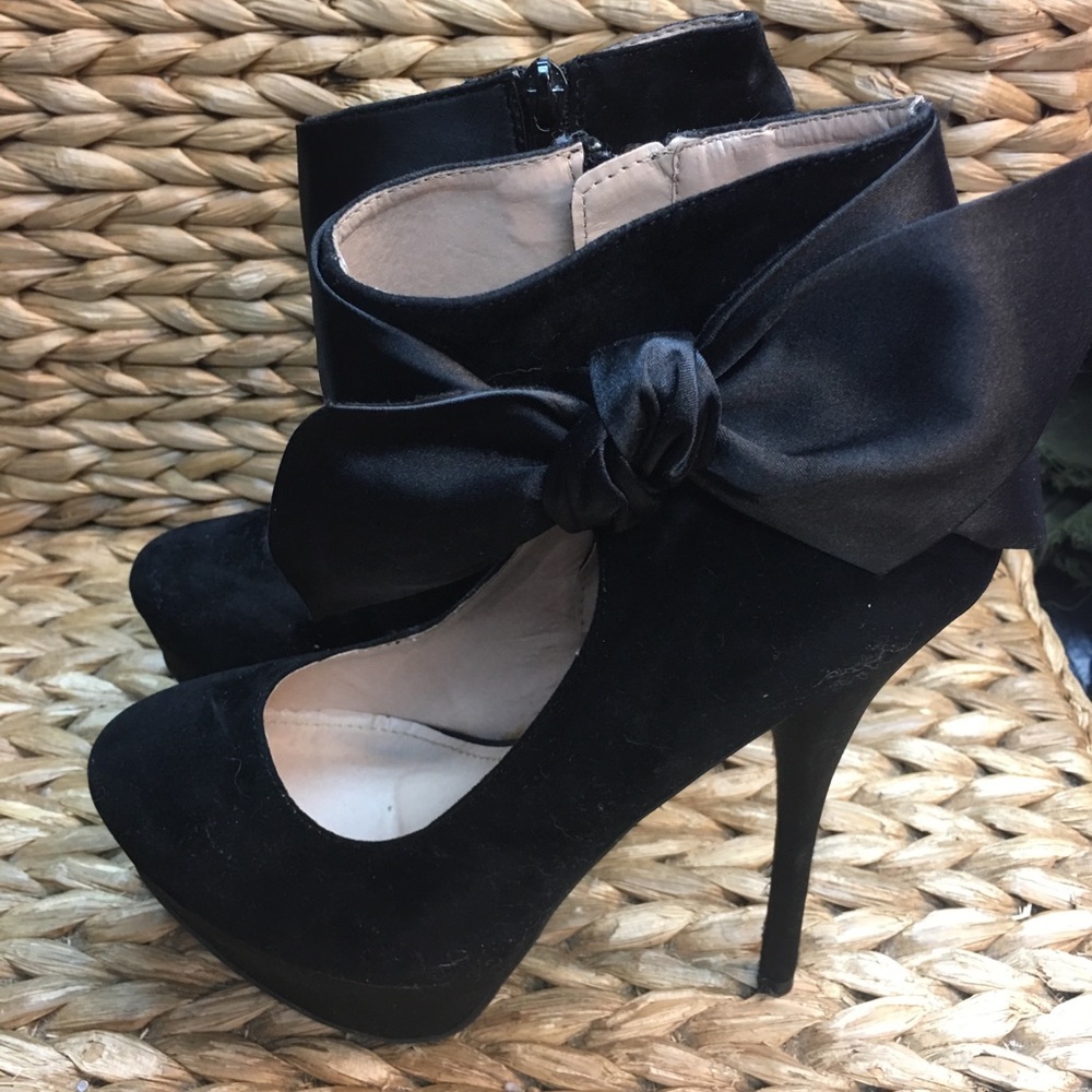 Easy Pickins Heels 👠 3/$30